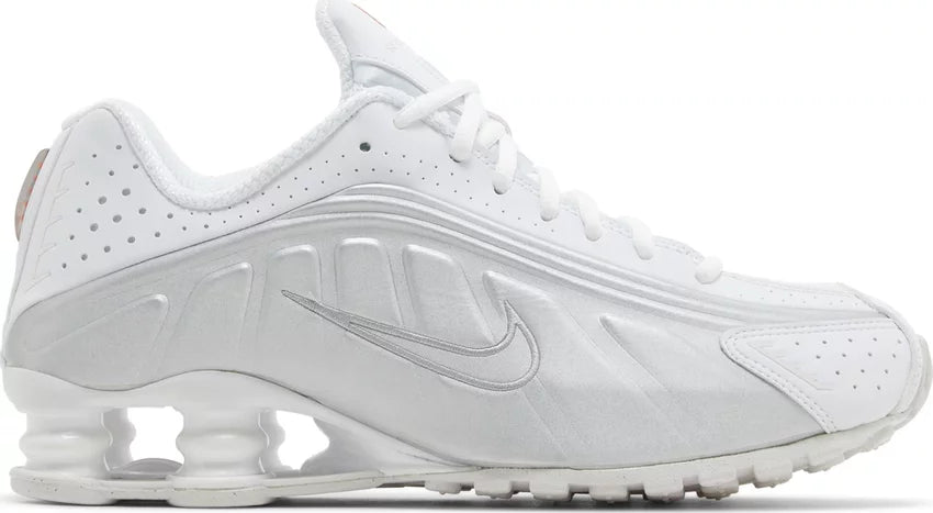 W NIKE SHOX R4 WHT/WHT MTLLC SLVR MAX ORNG